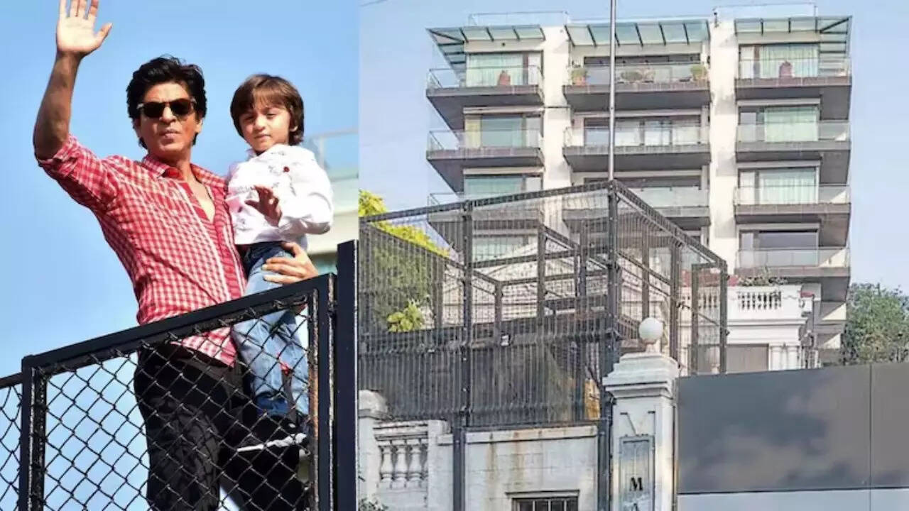 Shah Rukh Khan with his younger son