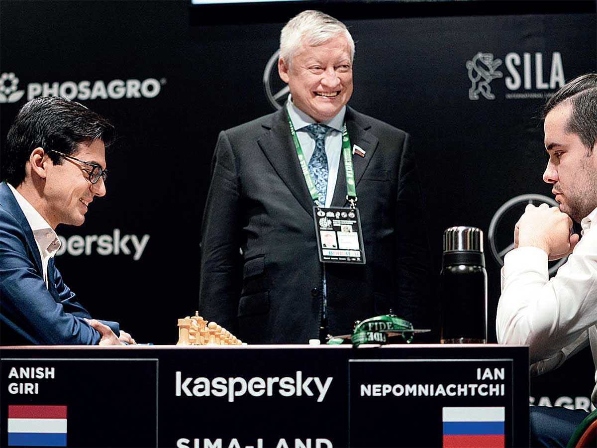 Ian Nepomniachtchi Pulls Ahead at FIDE Candidates Tournament