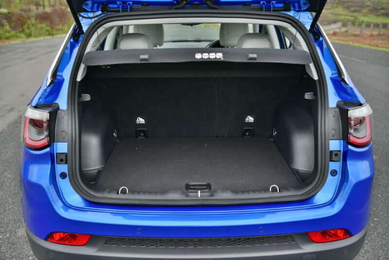 Jeep Compass Jeep Compass, first drive review Of smaller dimensions and bigger aspirations