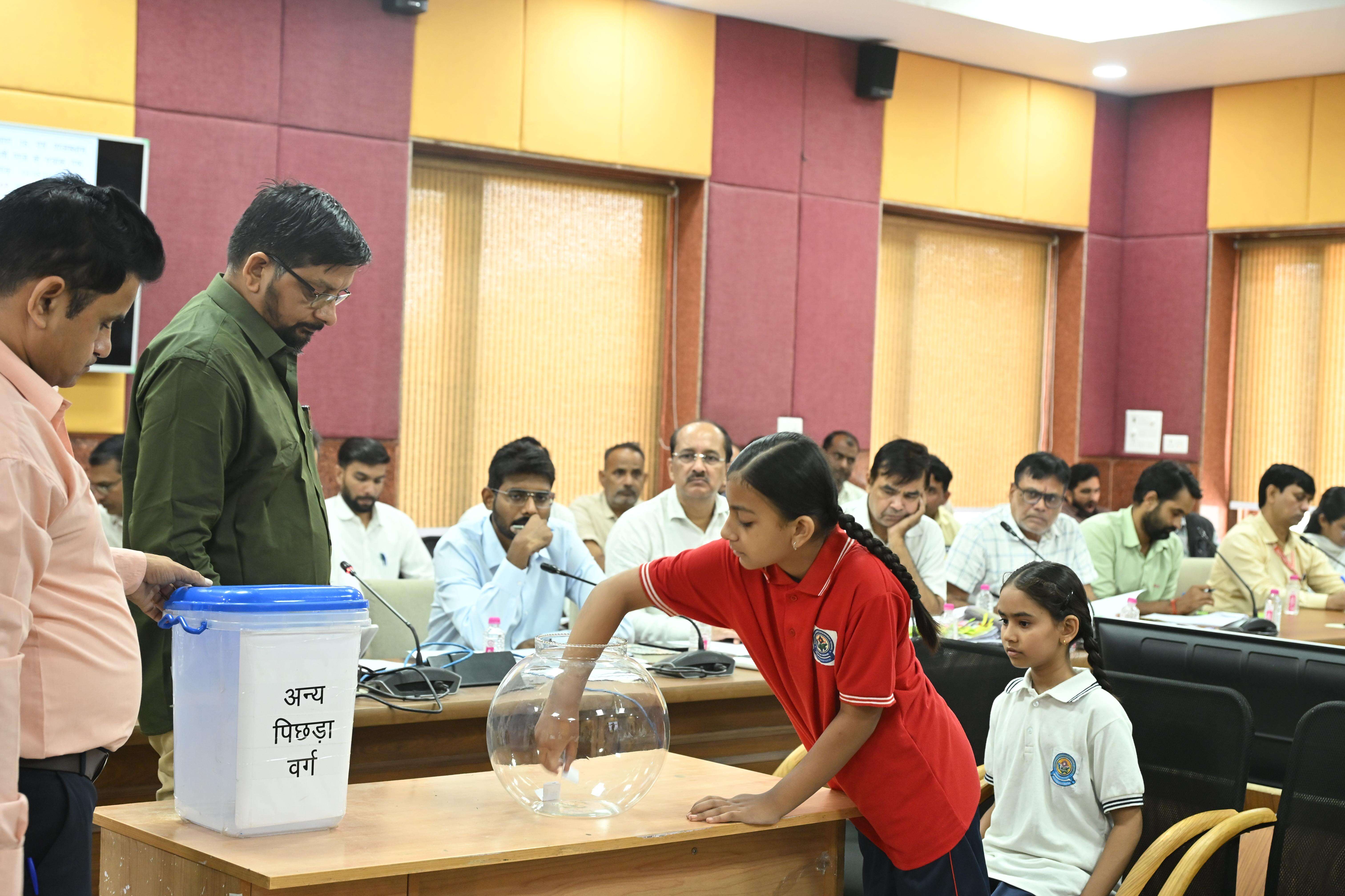 The reservation lottery for 457 Panchayat Samiti pradhans in Rajasthan was drawn on Wednesday (7).JPG