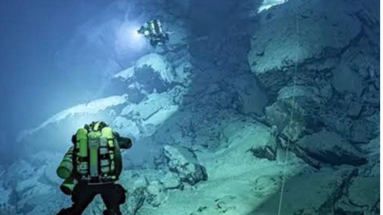 Divers at Dragon Breath's Cave (Image Credit: Namibia Tourism Board)