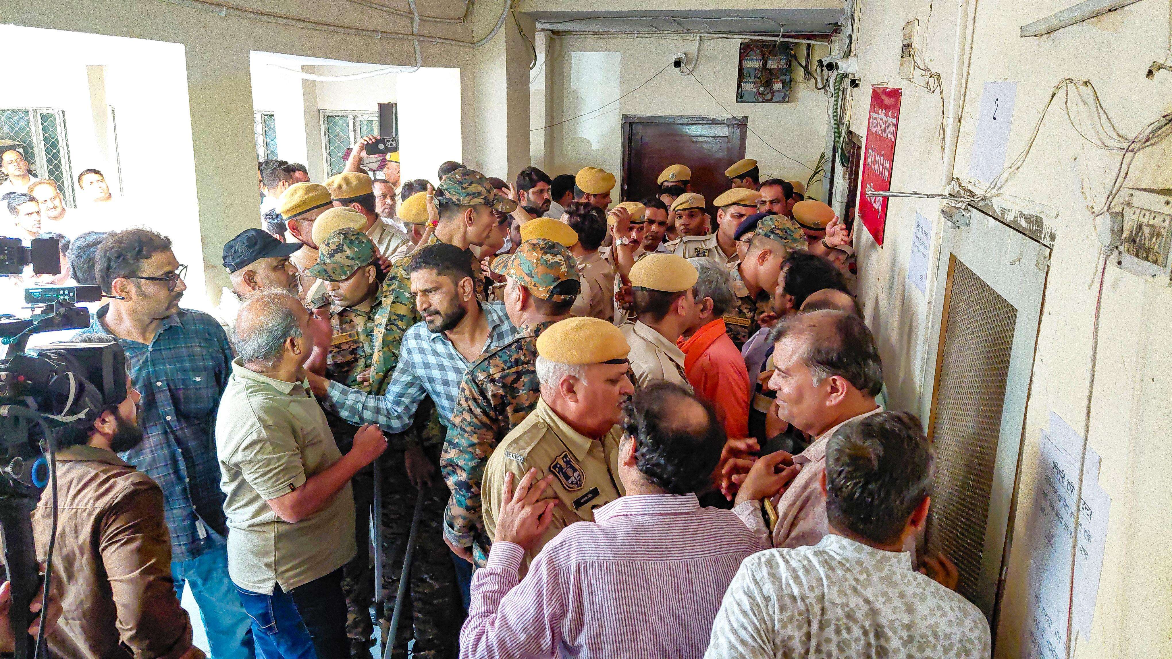 Nominations - Clash for entry at the nomination centre after the deadline at Zila Parishad (4).jpeg