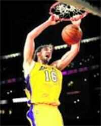 Stars watch Lakers sink Suns