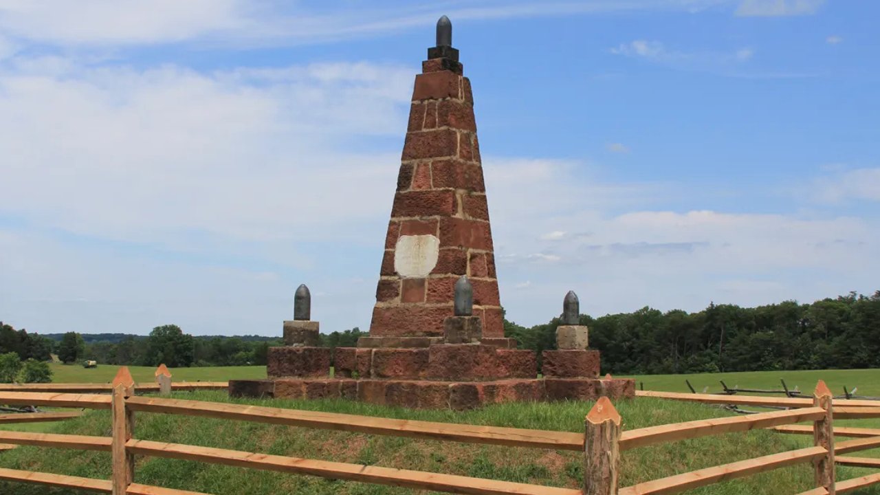 Why residents and preservationists opposed it<br>