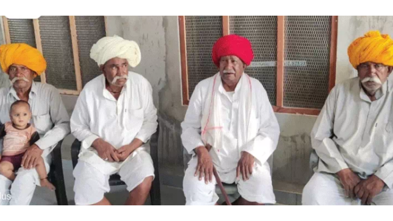 The family’s livelihood includes farming, animal husbandry, private and government jobs and other businesses.<br>