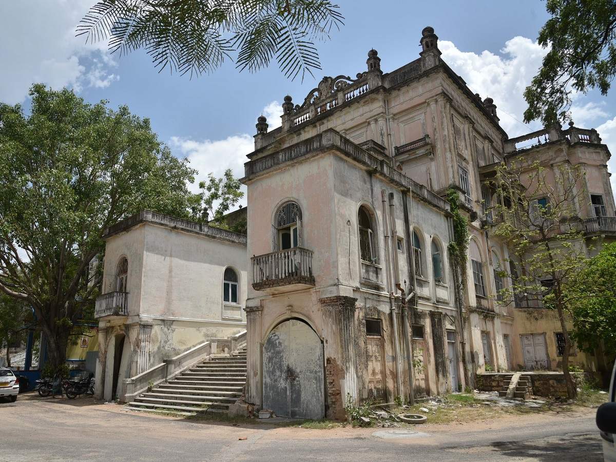 Hyderabad: K Chandrashekar Rao’s Plan To Demolish Errum Manzil For 