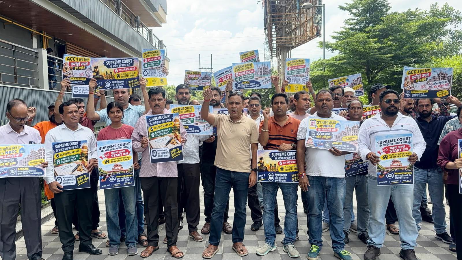 12Supertech homebuyers protest 4.jpg