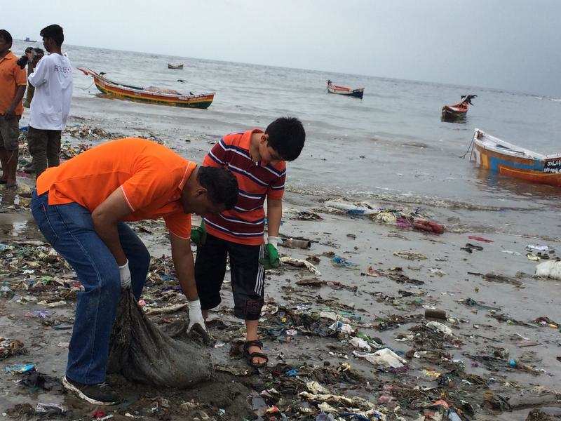 UN environment chief urges CM to help in beach clean-up | Mumbai News ...