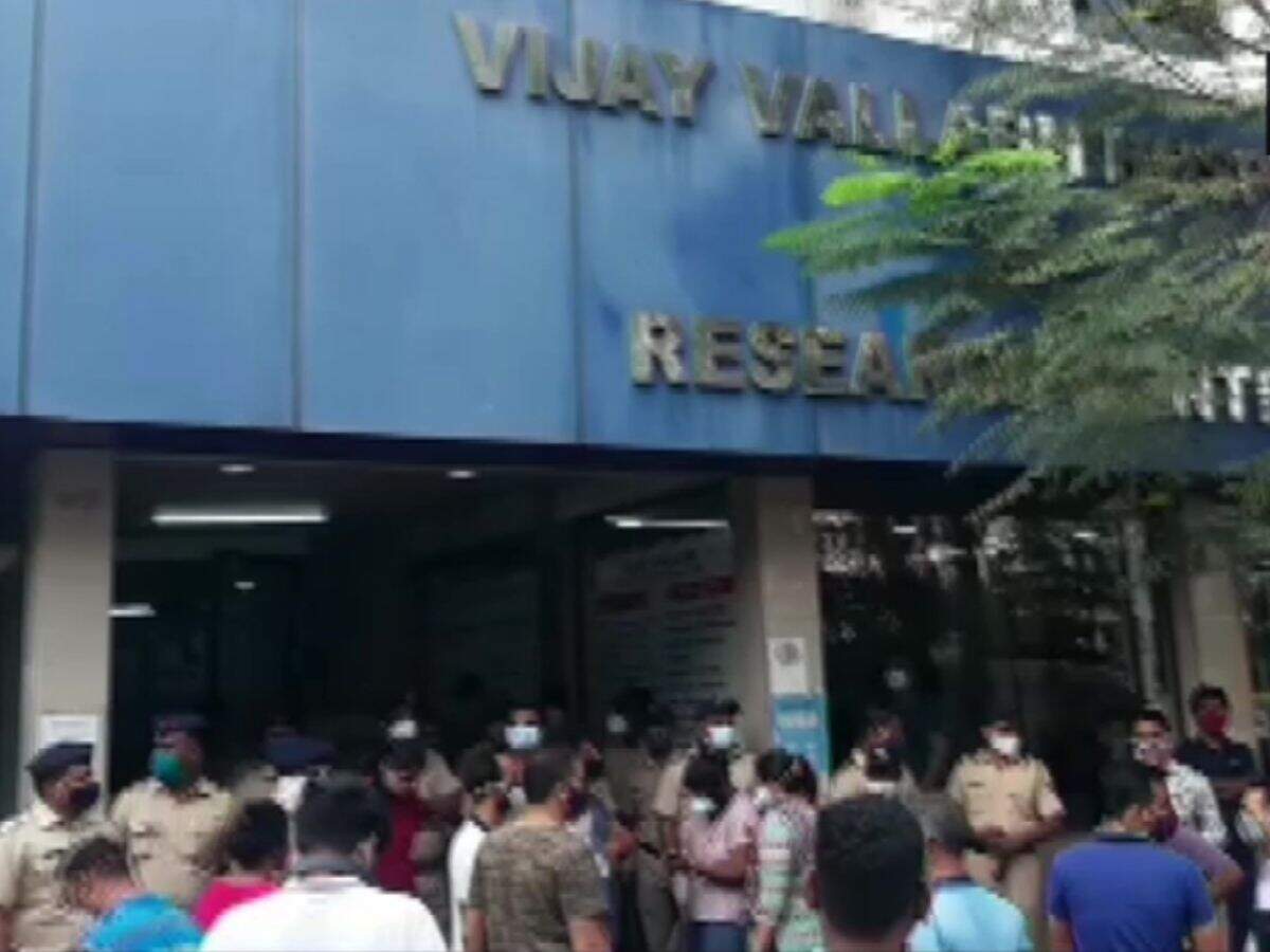 Virar Hospital Fire: BJP's Kirit Somaiya demands Rajesh Tope's resignation; asks to carry out fire safety audit of COVID-19 hospitals - Vimarsana News