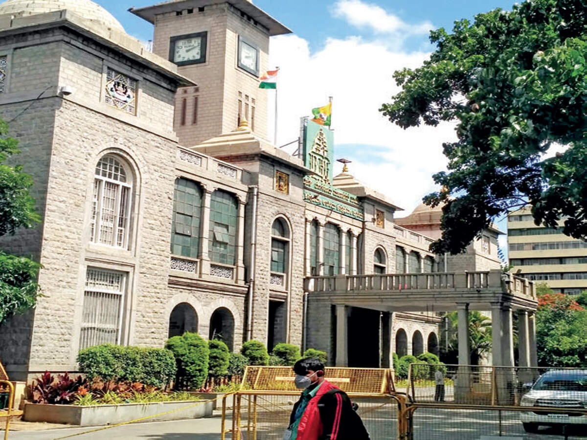This BBMP engineer is holding 4 forts at once - Vimarsana News