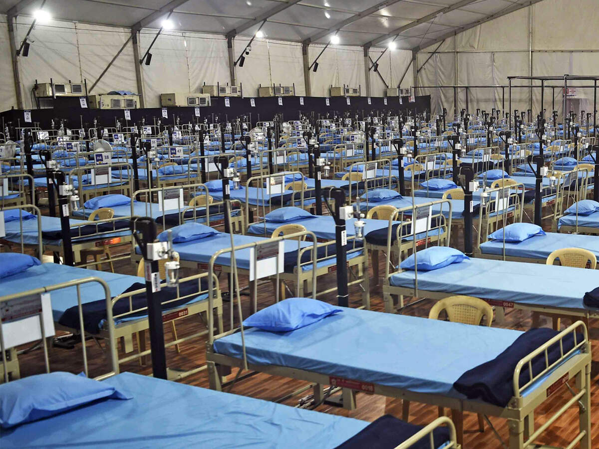 Andheri: four booked for fleeing quarantine centre