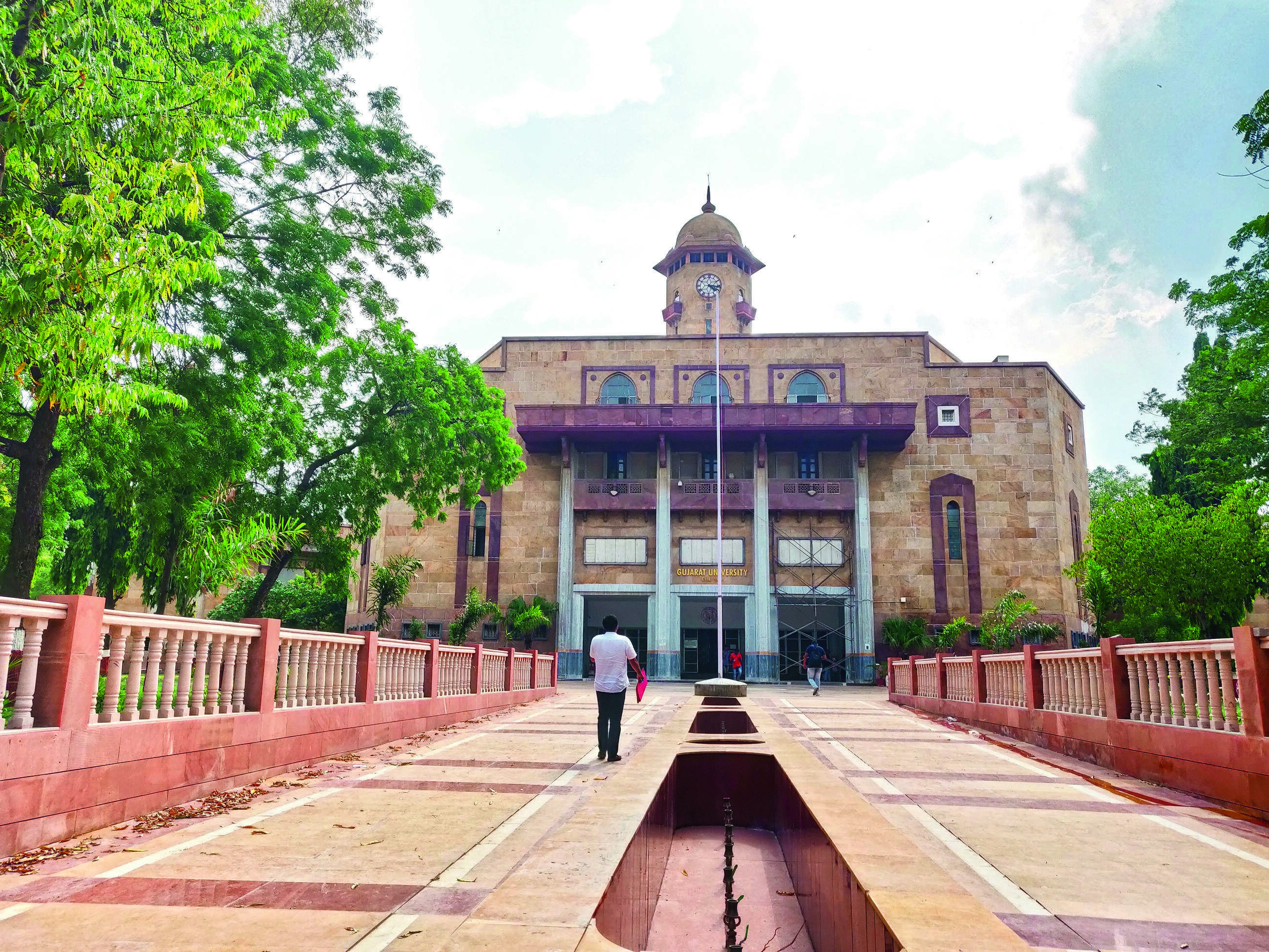 IMG_Gujarat_University_G_1_1_85L3IP3J.jpg