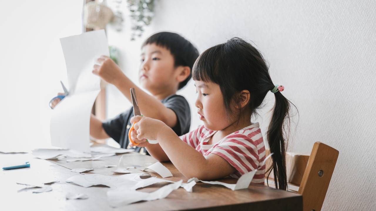 Children are still developing the ability to resist distractions.<br>