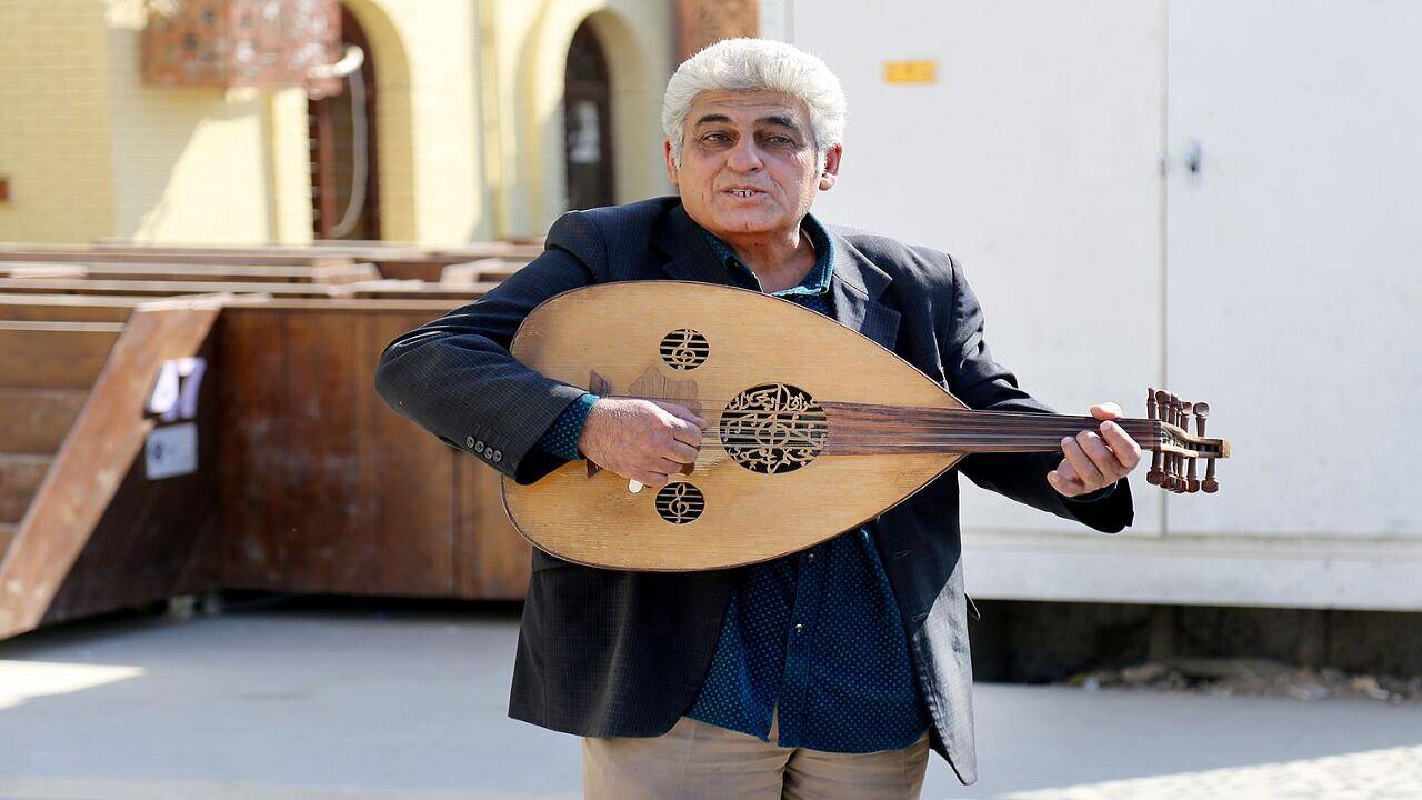 Al-Mutanabbi Baghdad (Wiki)