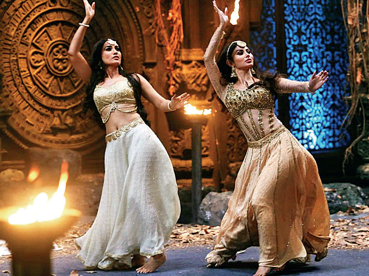 Original Naagin Mouni Roy is back on the show