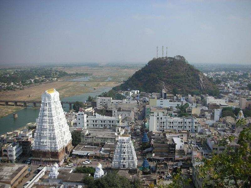 Tirupati temple plans to make 'bindi' a must for all employees