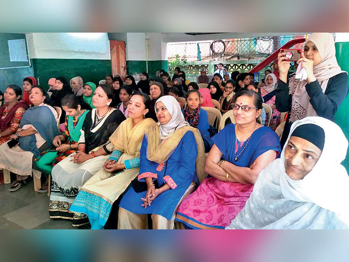 Quresh Nagar Women’s Welfare Society: Liberating advice to Kasaiwada women