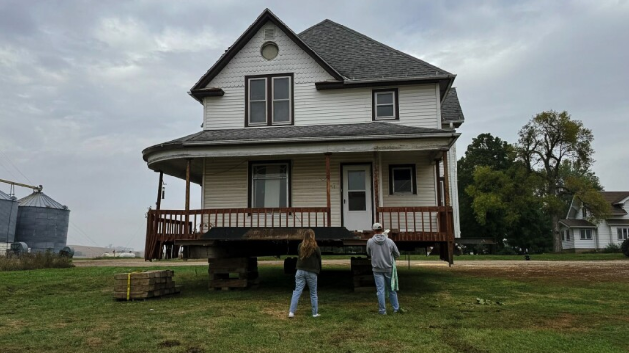 The Iowa family moved the entire farmhouse four miles (Image: Iowa Public Radio)<br>