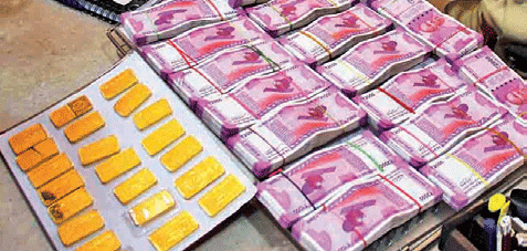 Over Rs35 lakh in new 2k notes,2 kg gold seized from group of six