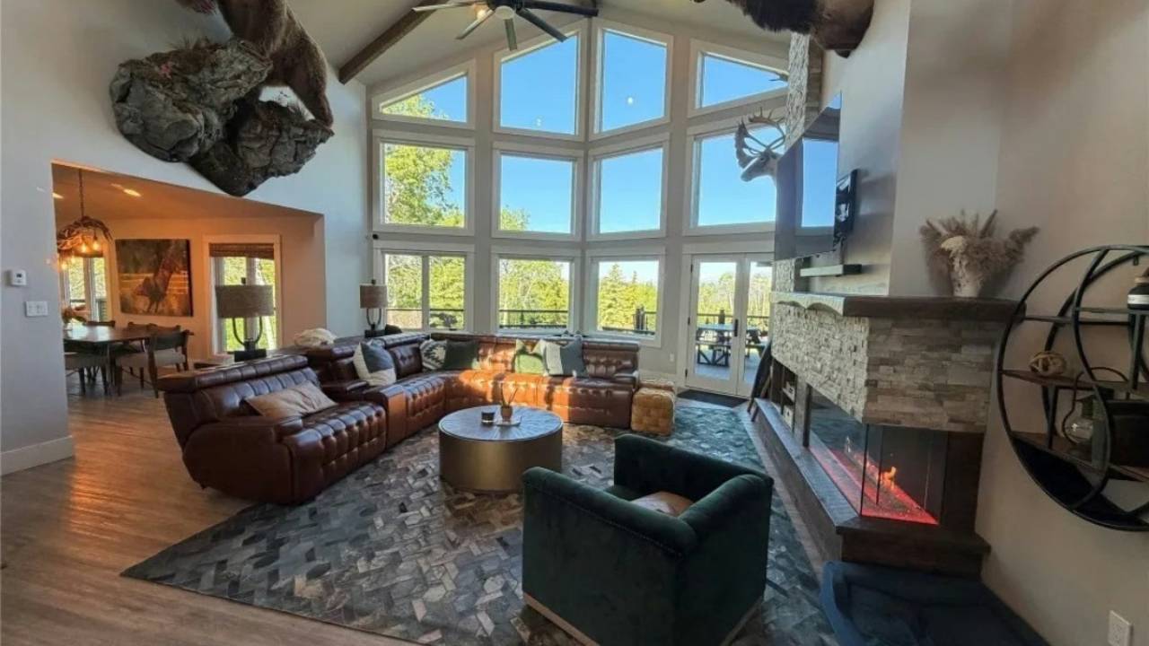 Brandon Blackstock bought the 40-acre estate after his divorce from Kelly Clarkson.