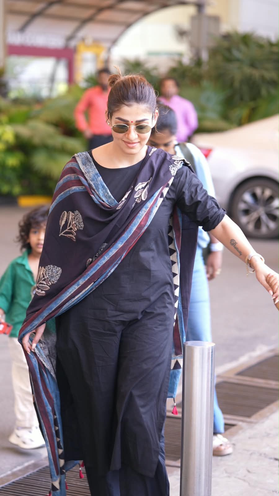 Nayanthara with twin sons Uyir and Ulagam