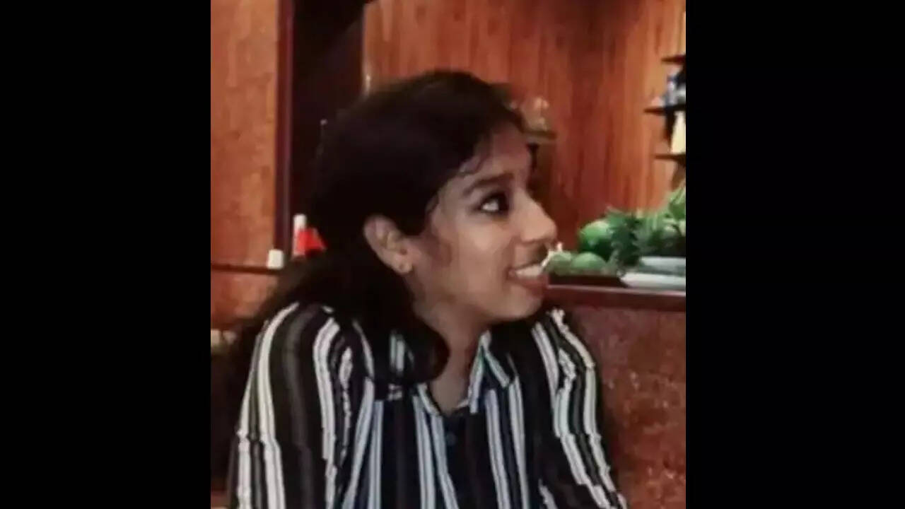 Patient stabs woman doctor to death during treatment