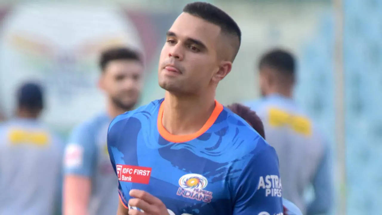 SRH vs MI You Might Not See Arjun Tendulkar Playing Here  Aakash Chopra  Suggests The Changes In The Mumbai Indians Bowling Line Up