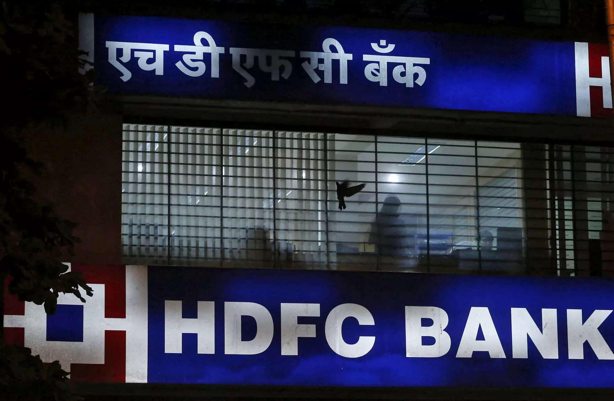 RBI clears SBI Funds to buy up to 9.99% stake in HDFC Bank