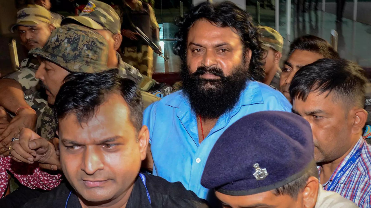 Top Naxal Dinesh Gope absconding for two decades held in Delhi