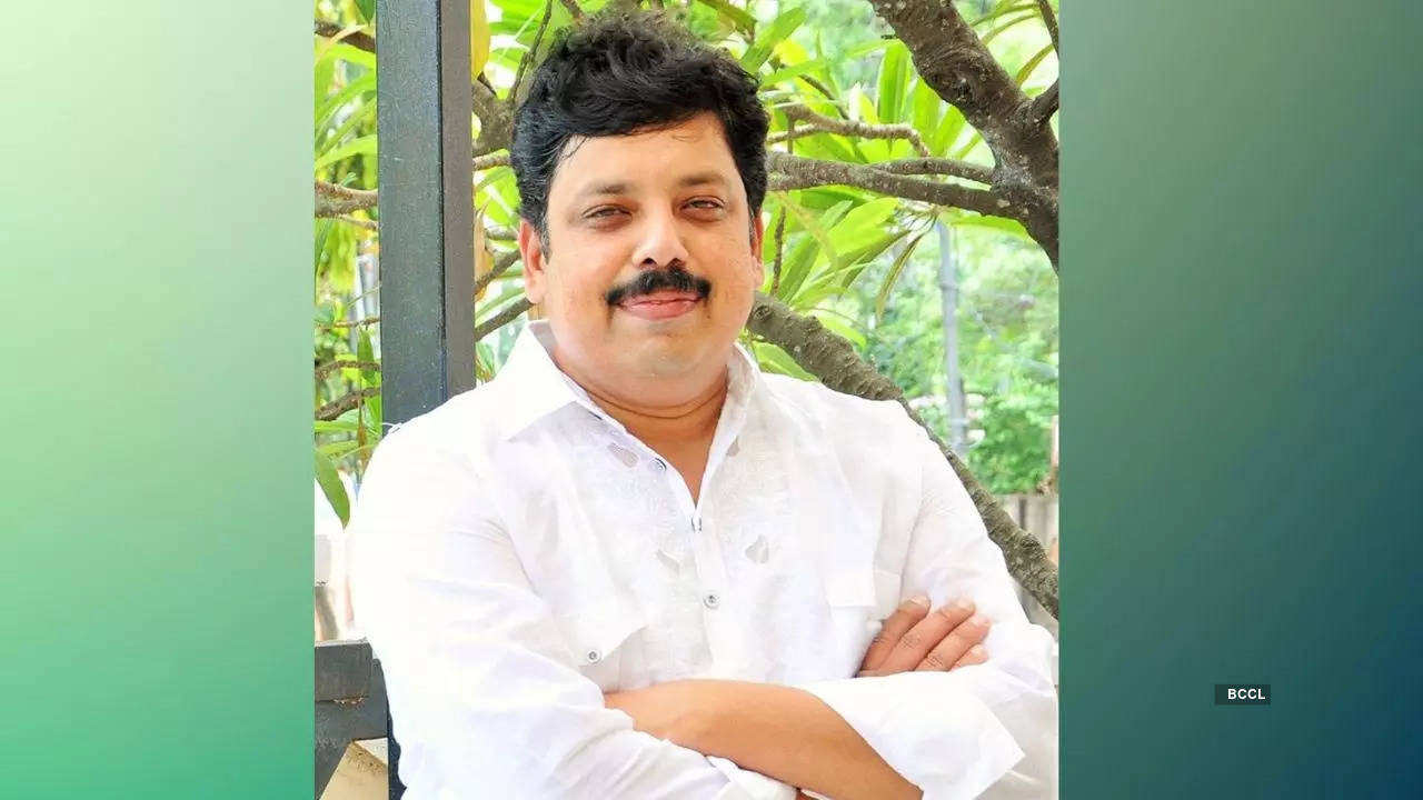 Tell a story you believe in: Anand Neelakantan