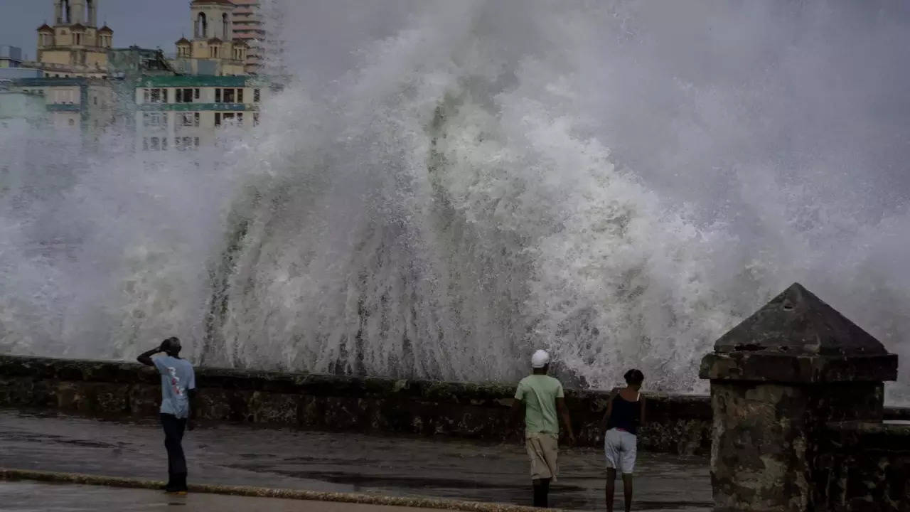 US forecasters call for near-normal Atlantic hurricane season