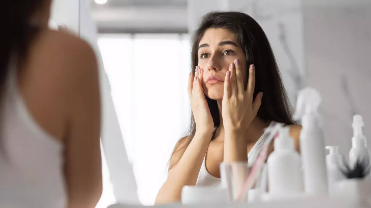 10 BAD habits that are spoiling your skin