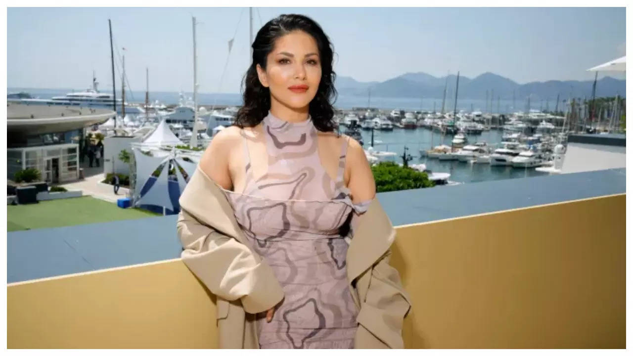 Bintang ‘Kennedy’ Sunny Leone mengatakan dia akan ‘selamanya berterima kasih kepada Anurag Kashyap’ saat dia berbicara tentang debutnya di Cannes |  Berita Film Hindi