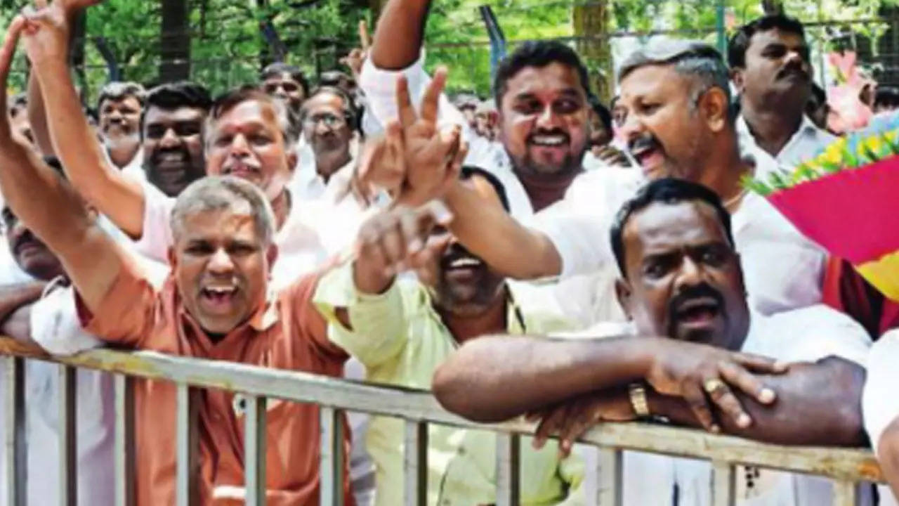 Supporters of MLAs gathered in front of Raj Bhavan