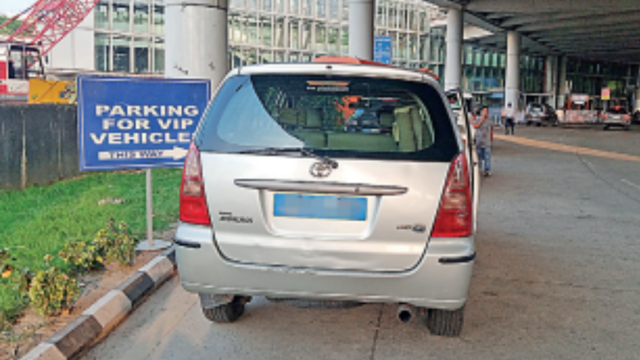 New airport VIP parking zone fails to stop violations | Kolkata News – Times of India