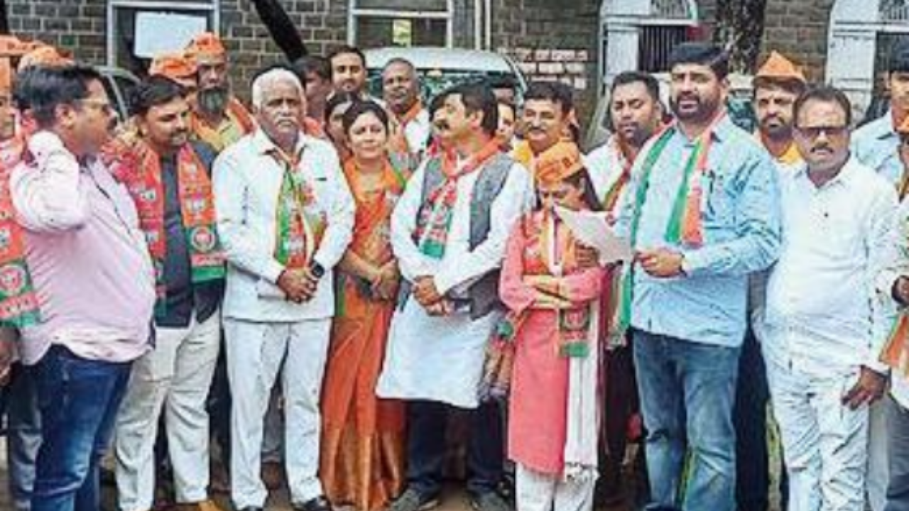 BJP members protest against the Congress government in Belagav