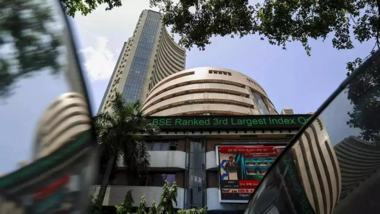 Equity markets settle flat in volatile trade; IT stocks play spoilsport