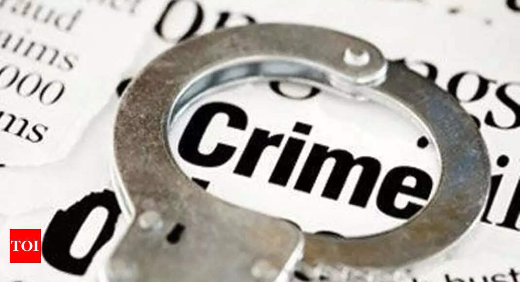 Seniors thrash junior, father; 6 students suspended