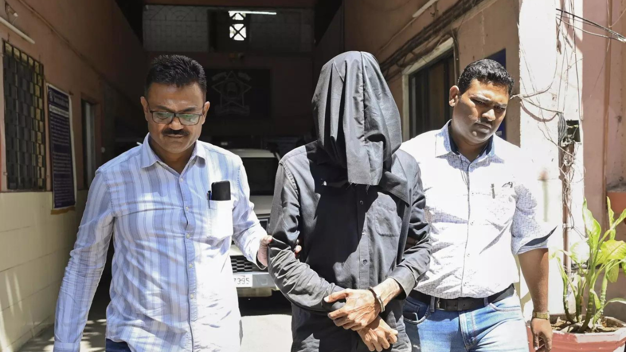 Mumbai murder: Stench made neighbours of &lsquo;killer&rsquo; look for dead rat