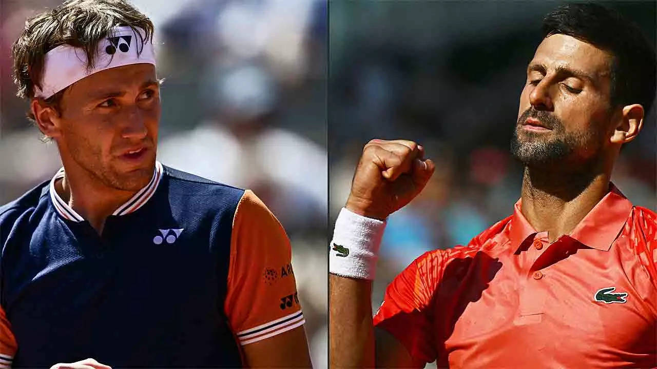 Casper Ruud and Novak Djokovic. (AFP Photo)