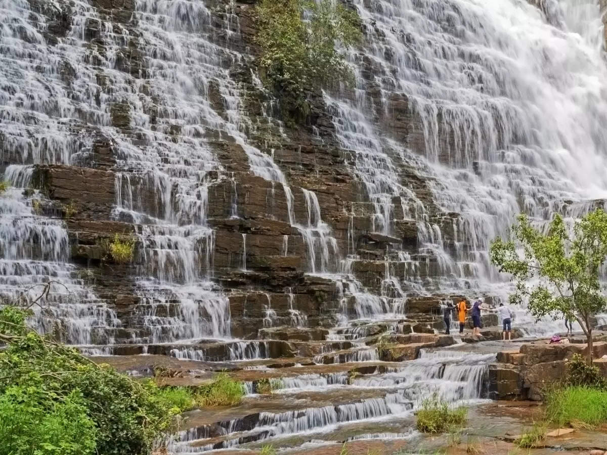 Discover the splendour of Tirathgarh Falls
