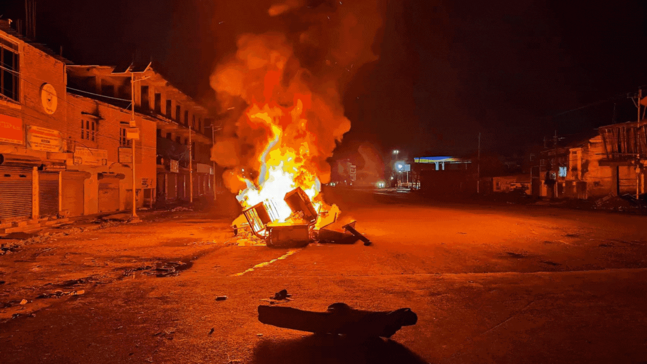 Mobs in Manipur target BJP politicians&rsquo; houses, offices