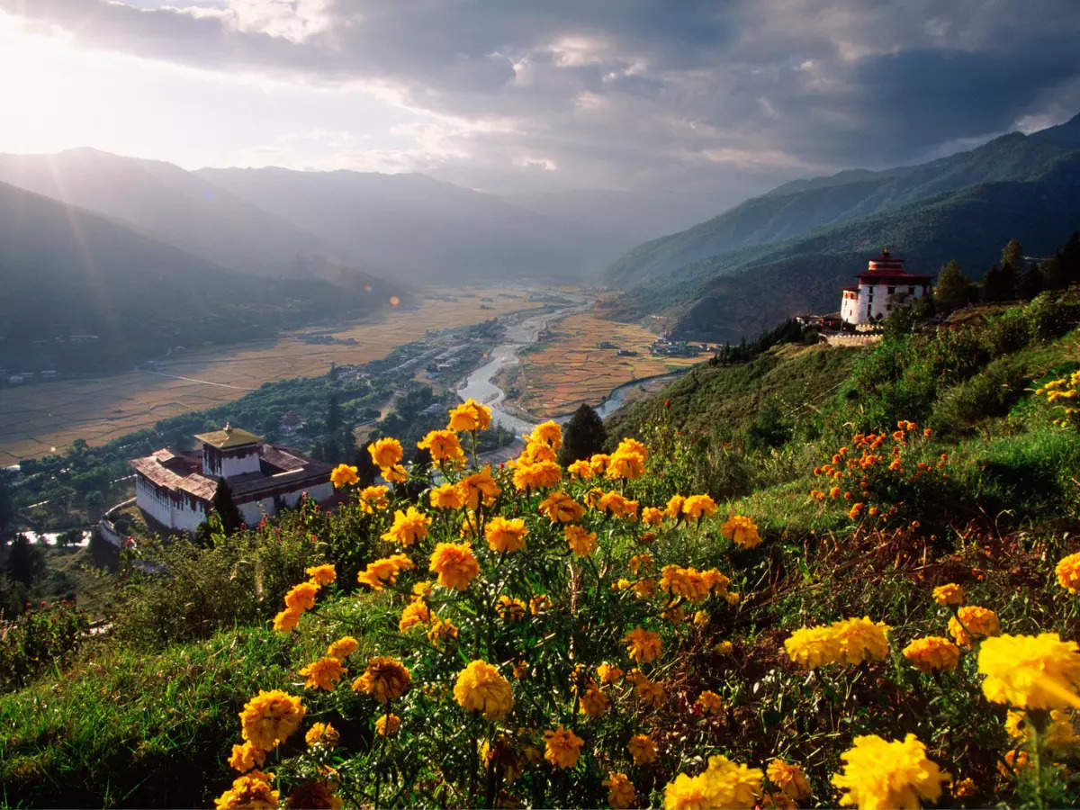 Bhutan reduces fees for tourists staying longer there, but only for those who pay in dollars!