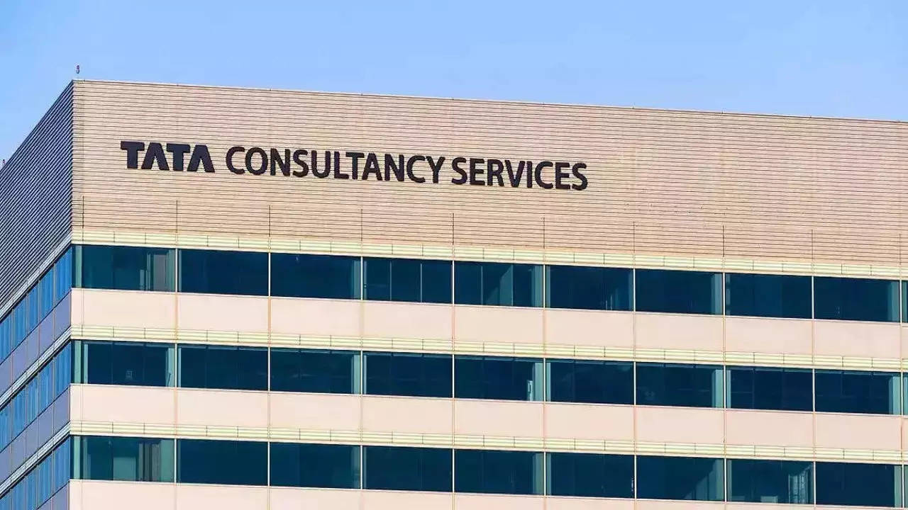 TCS sacks four executives for bribery in contract hiring