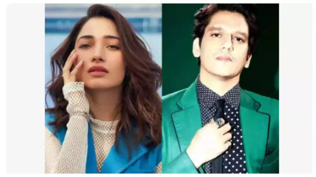 Lovebirds Tamannaah Bhatia and Vijay Varma reveal if they have been  physically intimate with anyone on the first date: See deets inside | Hindi  Movie News - Times of India