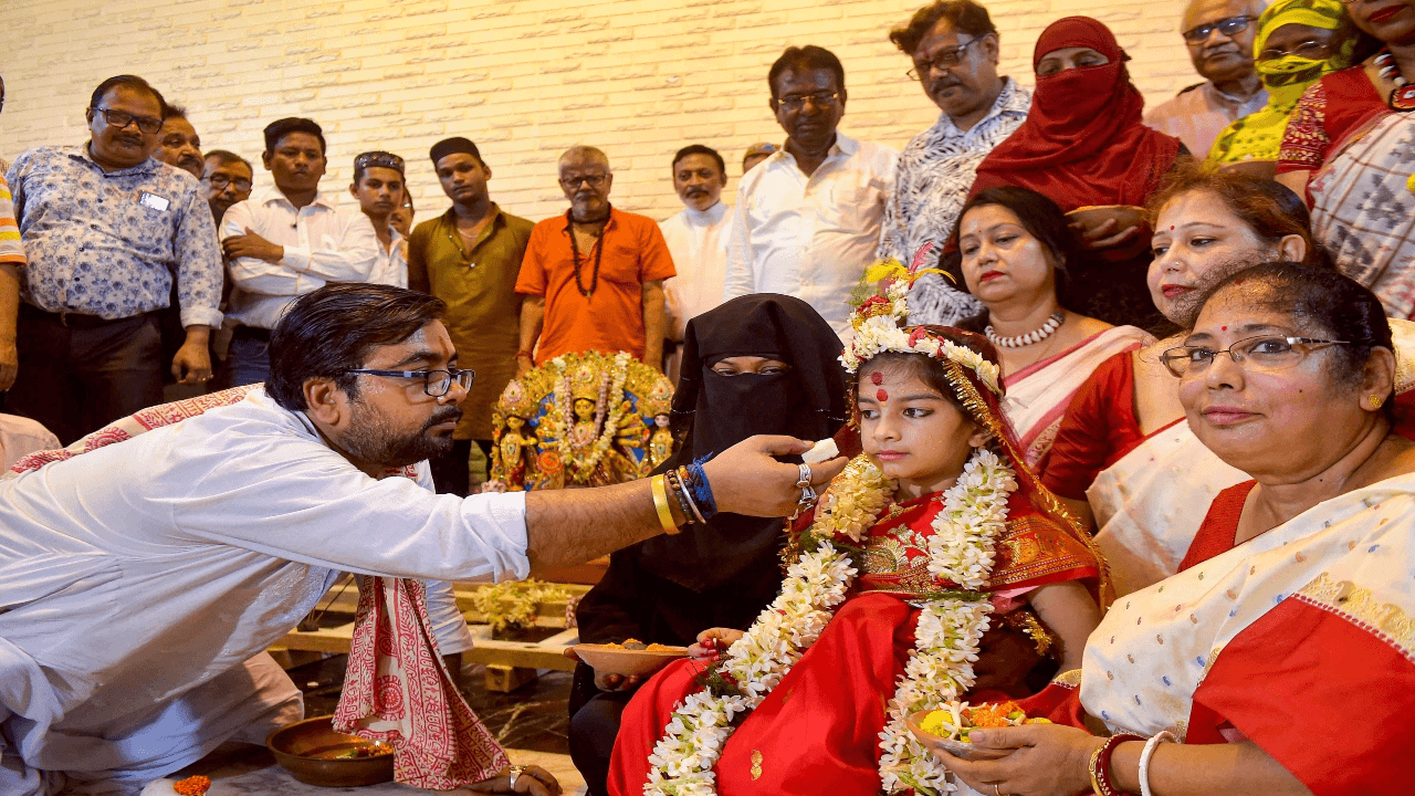 In show of unity, Muslim girl worshipped as goddess during Durga Puja ceremony in Bengal