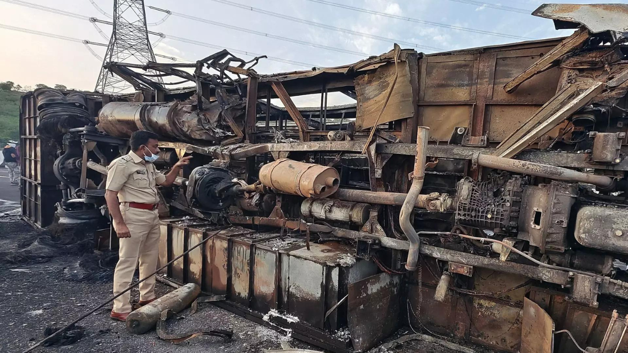 Maharashtra bus tragedy: Police suspect human error as 25 charred to death
