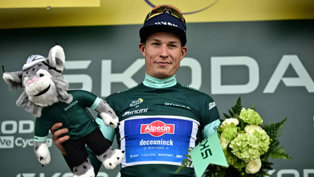 Philipsen wins third stage of the Tour de France, Britain's Adam