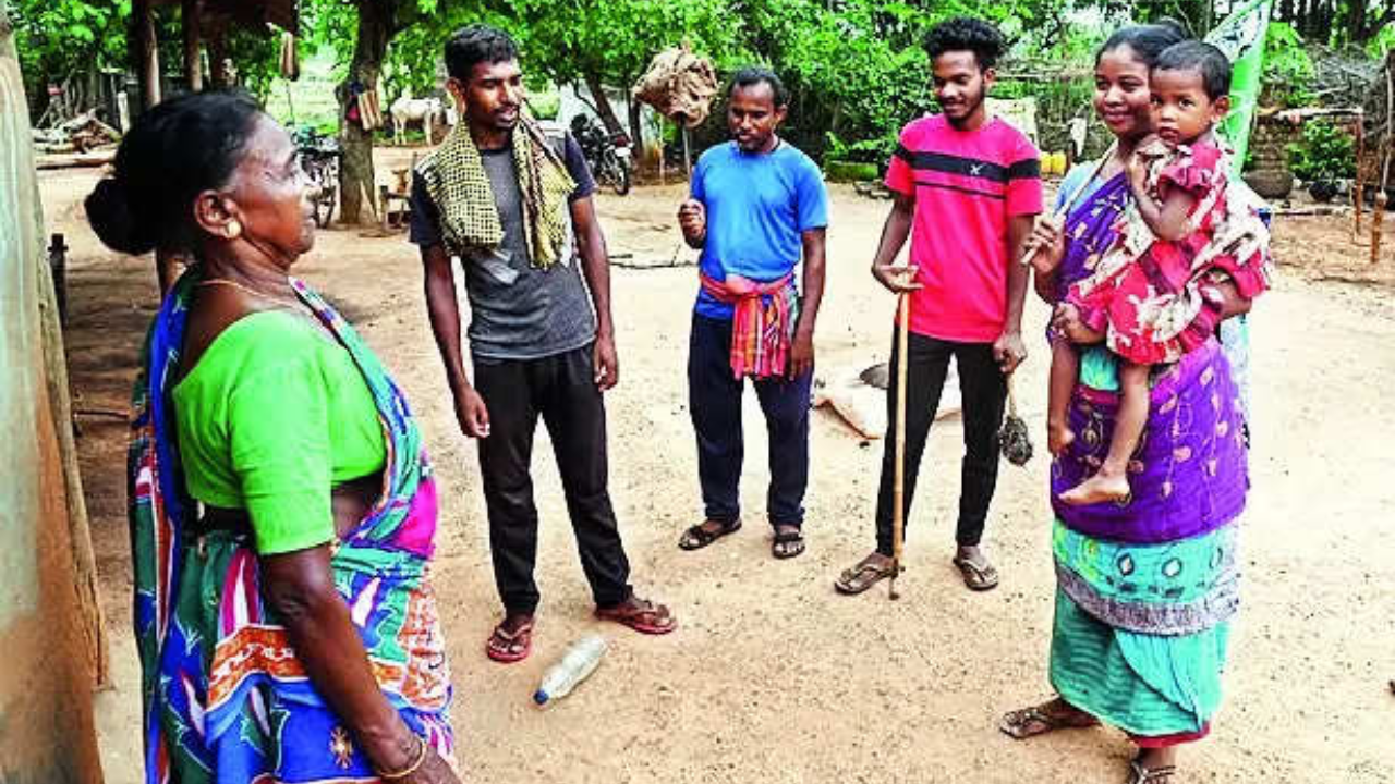 Jangalmahal faces a jumbo problem: Herd keeps candidates away from campaign | Kolkata News – Times of India