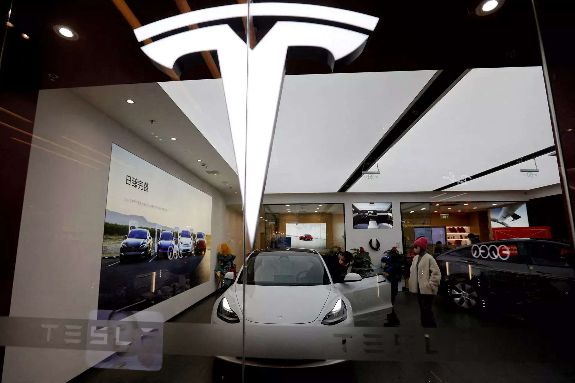 Tesla starts to lay off some battery workers at China plant